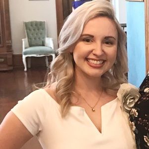 Meet your Posher, Crystal